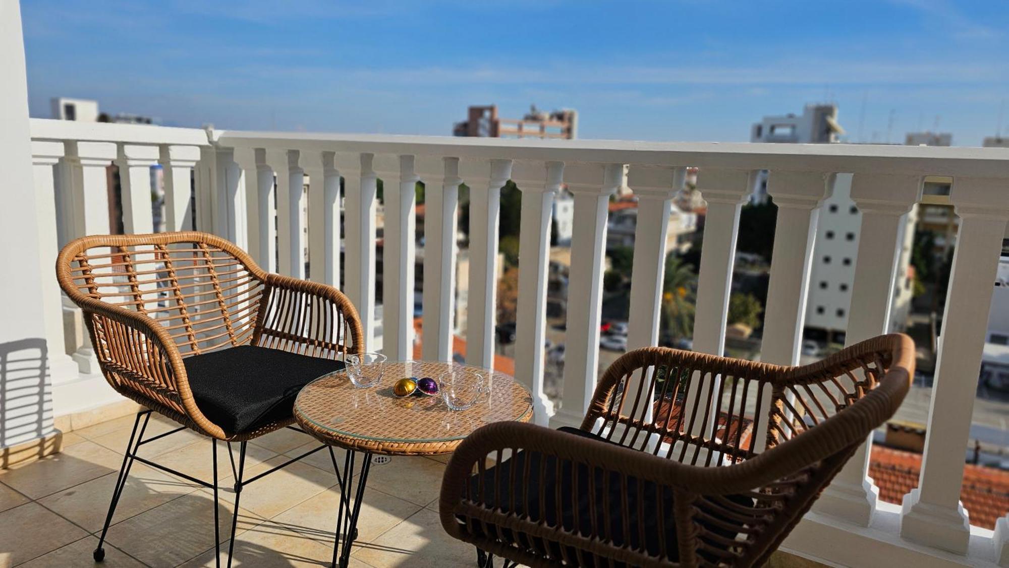 Stay Cosmo City Suites นิโคเซีย ภายนอก รูปภาพ