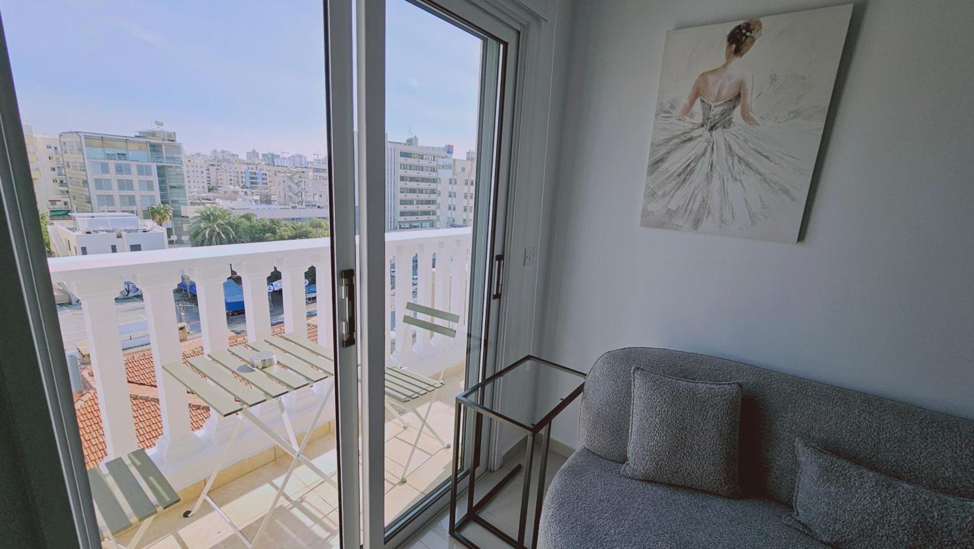 Stay Cosmo City Suites นิโคเซีย ภายนอก รูปภาพ